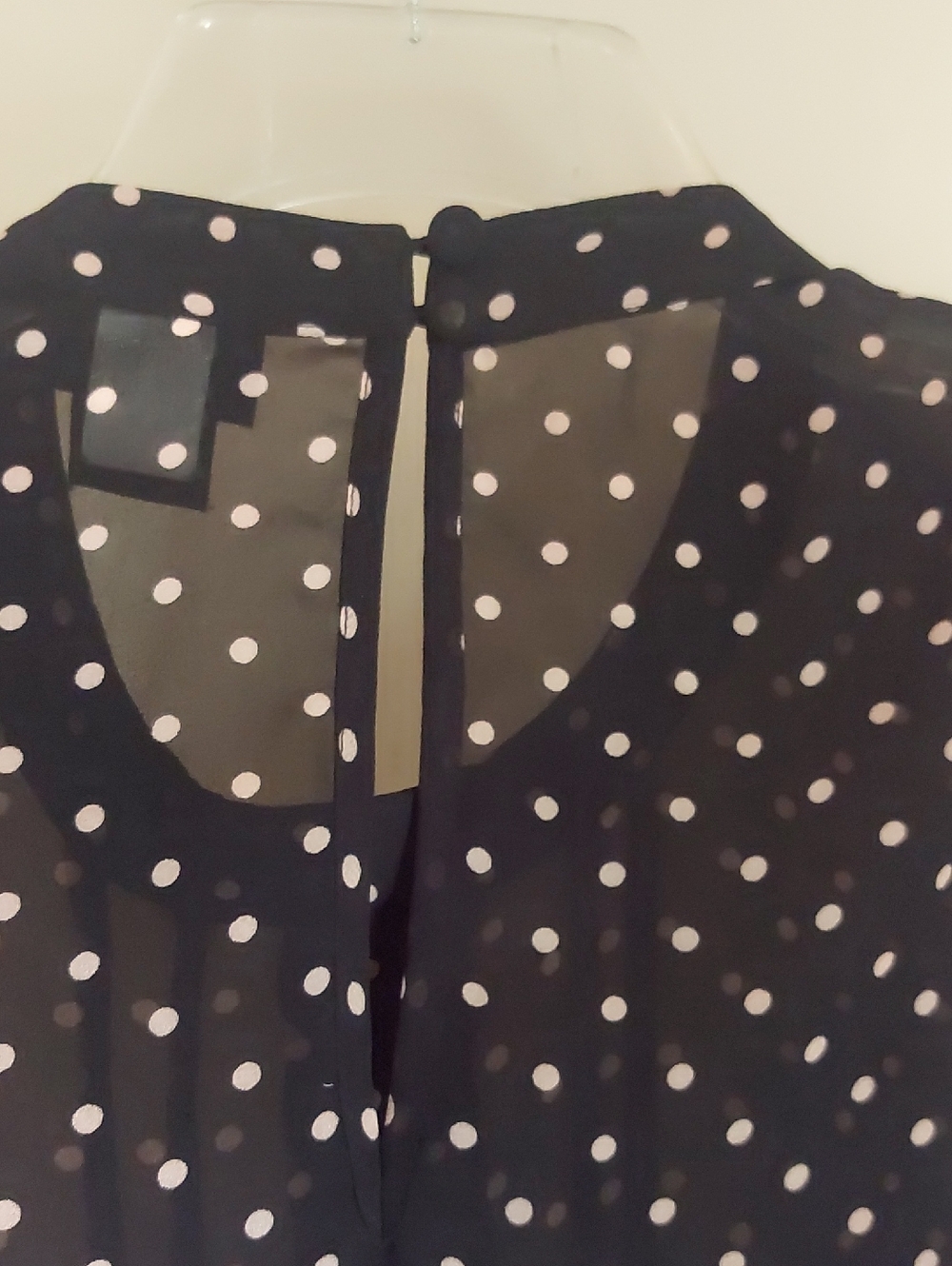 Torrid Black Polka Dot Sleeveless Sheer Ruffle Blouse Plus Sz 2 - Picture 9 of 15